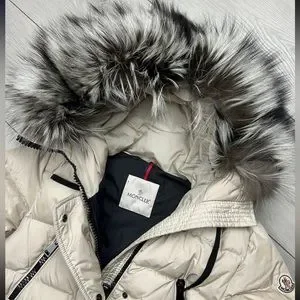 ジャケット MONCLER Women Jackets 093 1A001 00 788PY 050 White Moncler Women's Maire Short Down Jacket Glossy Off White